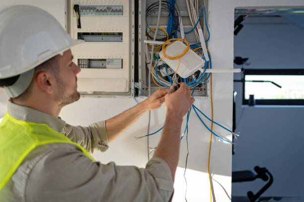 Best Local Electrician Companies  in Clinton, MO